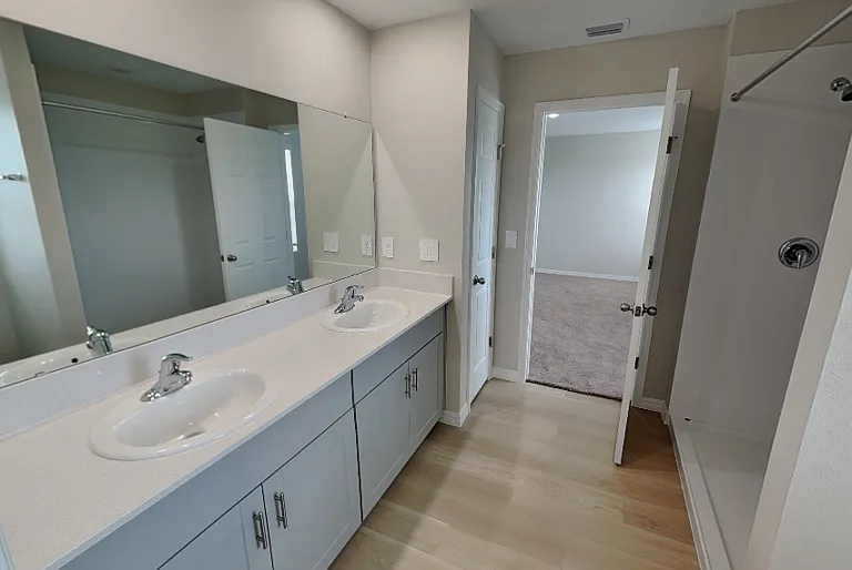 4075 Gardenia Ave — Photo 4