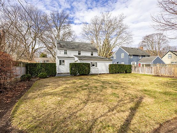 4th image of 143 Commodore Pkwy