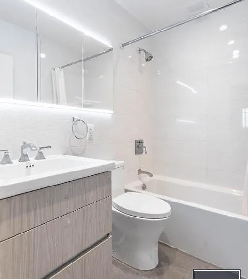214 E 24th St #6M — Photo 6