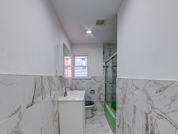 2nd image of 245 Orange Ave Floor 1
