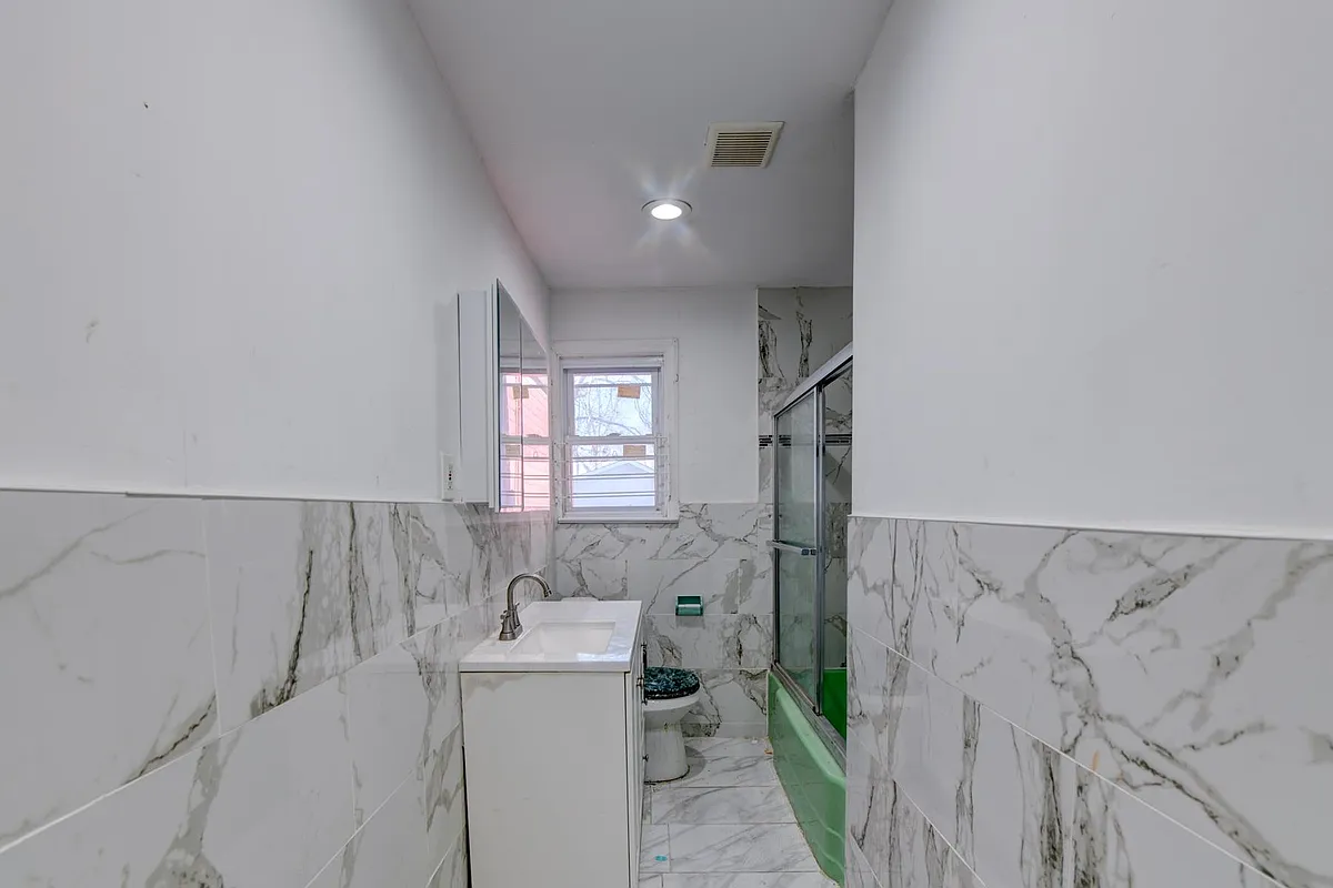 Building Photo - 245 Orange Ave #1