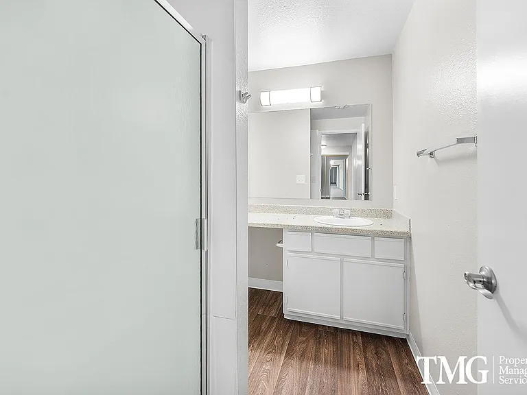 Kings Meadow Apartments — Photo 49