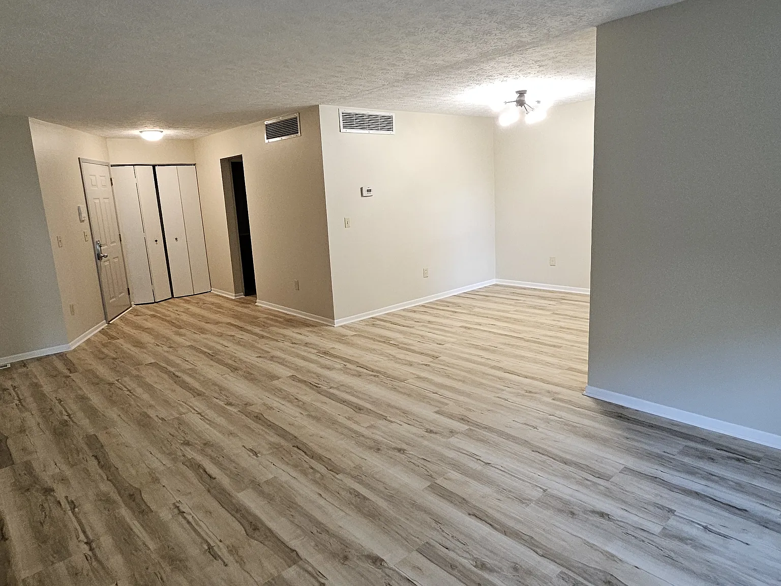 2 bed, 1300 sqft, $1,850 — Photo 3