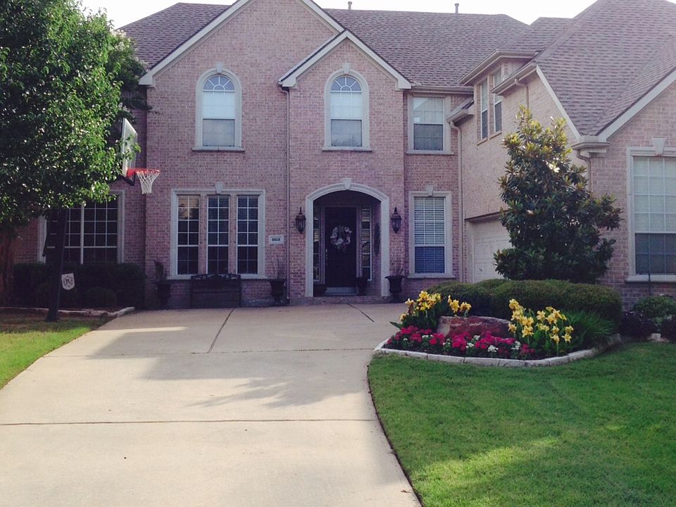 1st image of 2612 Creekway Dr