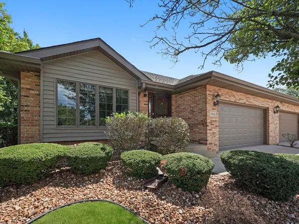 9366 Fox Run Cir, Frankfort, IL 60423
