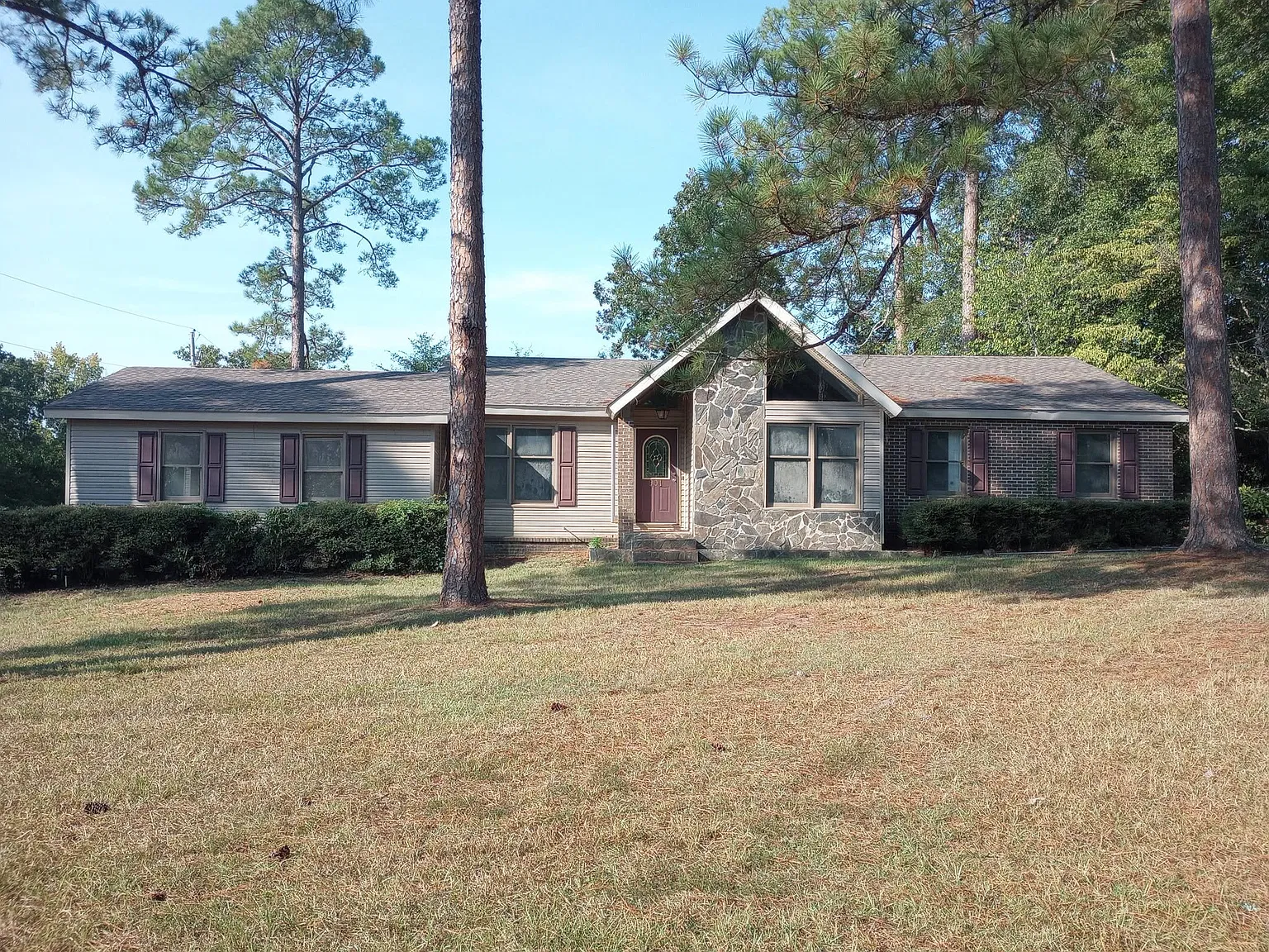 3 bed, 1890 sqft, $2,000 — Photo 1