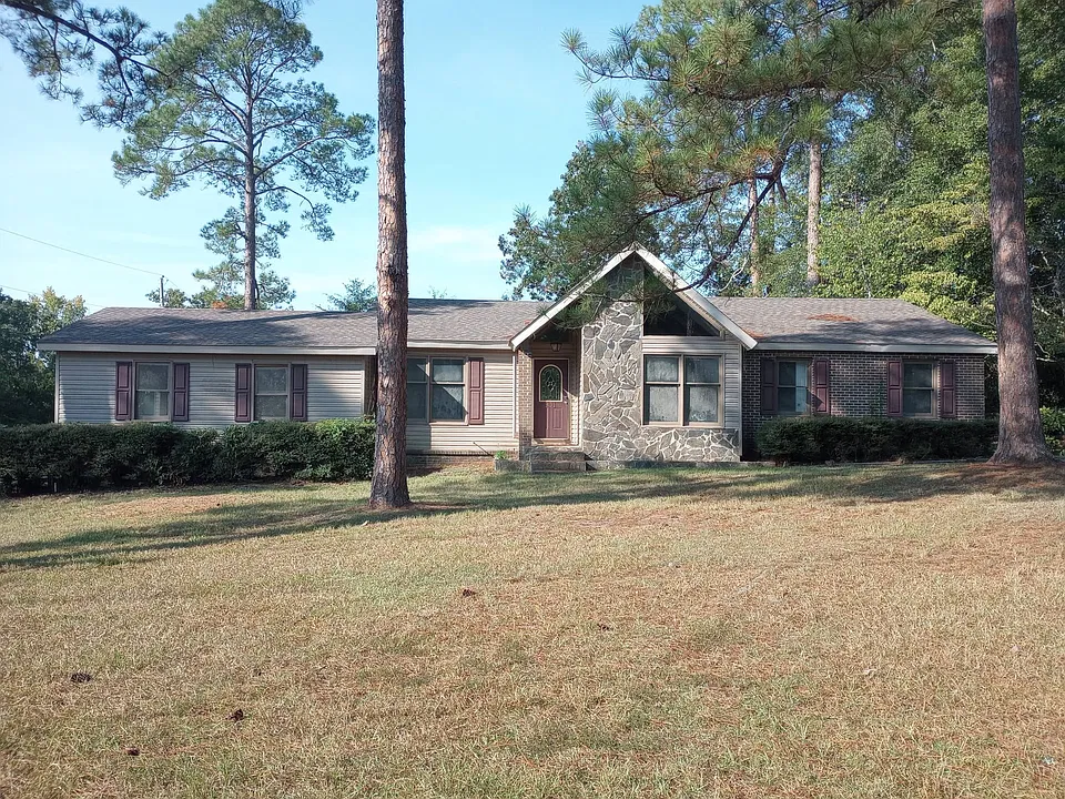 901 Gracewood Dr