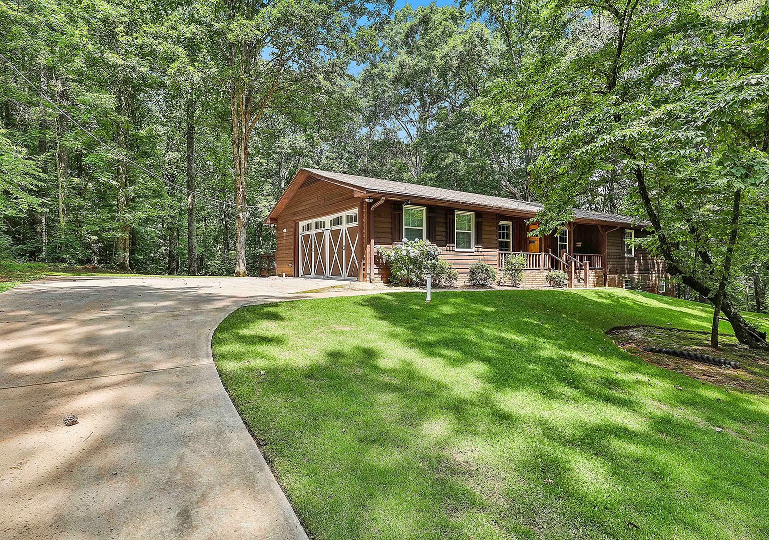410 Thornton Lane — Photo 4