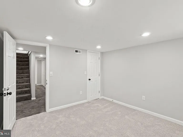 324 Oldham St — Photo 33