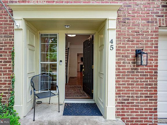 5th image of 45 Arell Ct