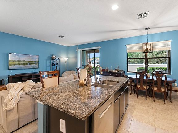 5th image of 2308 Seven Oaks Dr