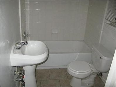4th image of 919 Coble Dr