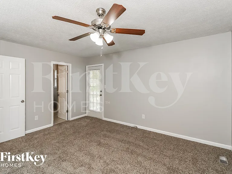 95 Glenwood Ct — Photo 10
