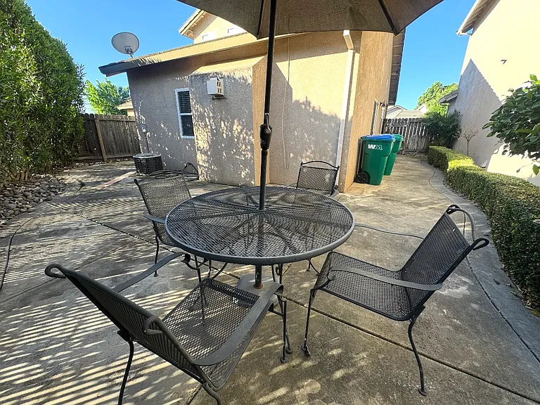 1318 Robinson Ln — Photo 28