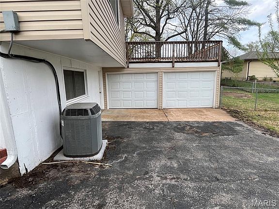 3rd image of 512 Bryan Ave