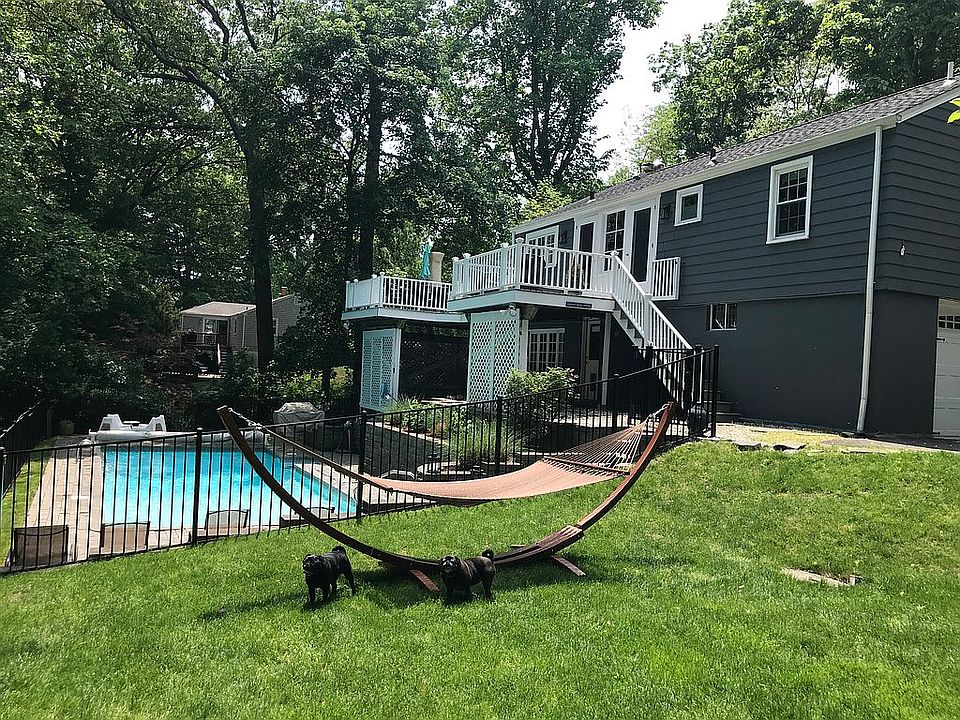 2nd image of 7 Burchard Ln
