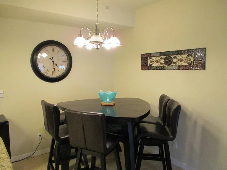 Eat in kitchen/dining table