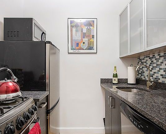 5th image of 435 E 77th St APT 2B