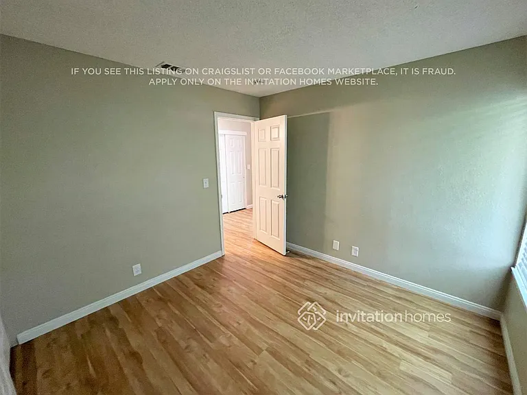 10059 Glen Grove Ct — Photo 7