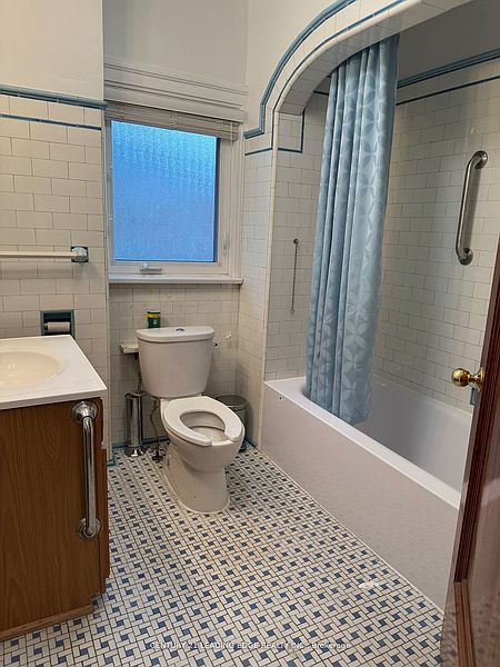 Toronto House for rent - 4 Bedrooms — photo 38