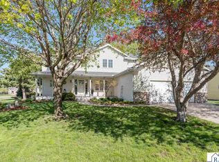 2119 Burnett Ln, North Mankato, MN 56003