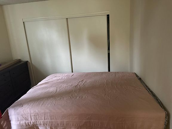 5th image of 133 S Chevy Chase Dr #101