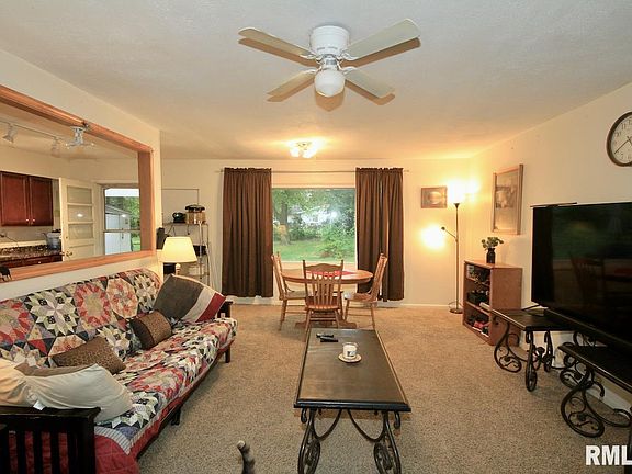 2nd image of 306 S Gray Dr
