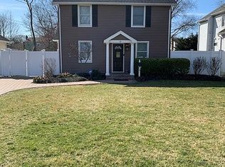 46 John St, Sayville, NY 11782