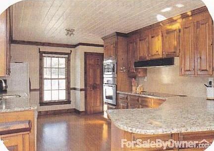 Updated kitchen : New granite counter tops and stainless steel applianc es
