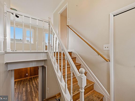 5th image of 158 Riviera Dr