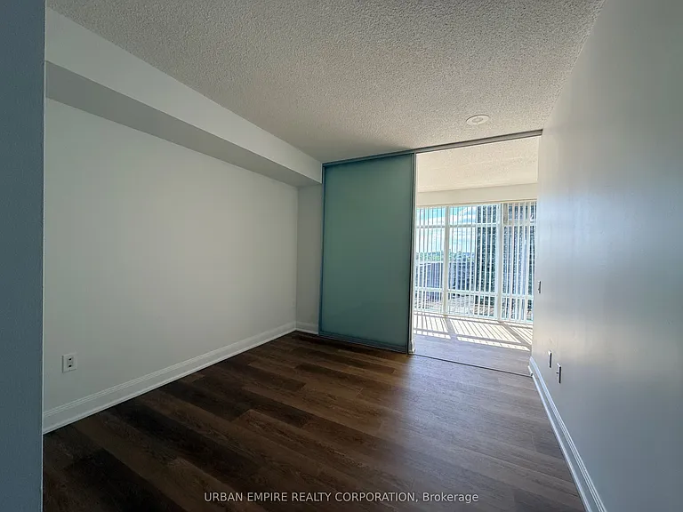 2191 Yonge St #1208 — Photo 24