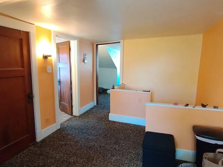 5840 Hobart St — Photo 16