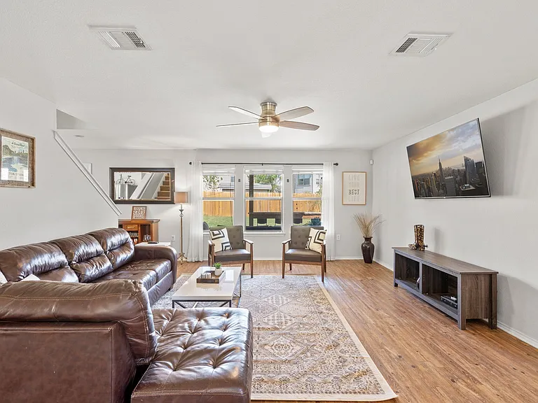 4611 Peach Grove Rd — Photo 2