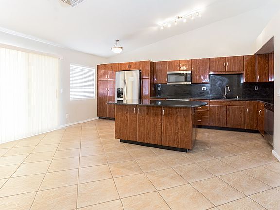 4th image of 1205 Spring Breeze Cir