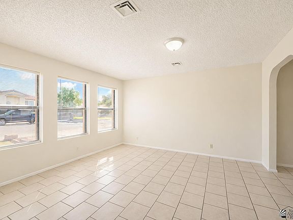 4th image of 2102 S Citrus Loop