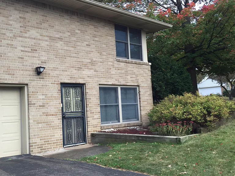 Whitehills Dr — Photo 6