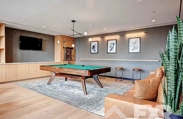 Rented by EXR | media 37