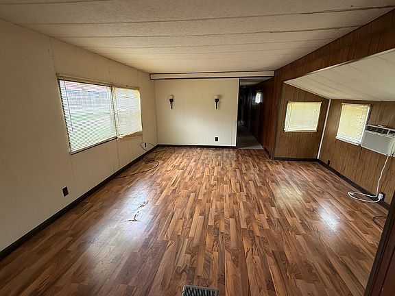 4th image of 43 Pocahontas Ln