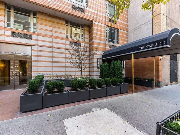 235 East 55th Street PHB image 17 of 17
