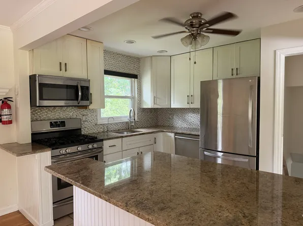 2 Dogwood Ter, Livingston, NJ 07039