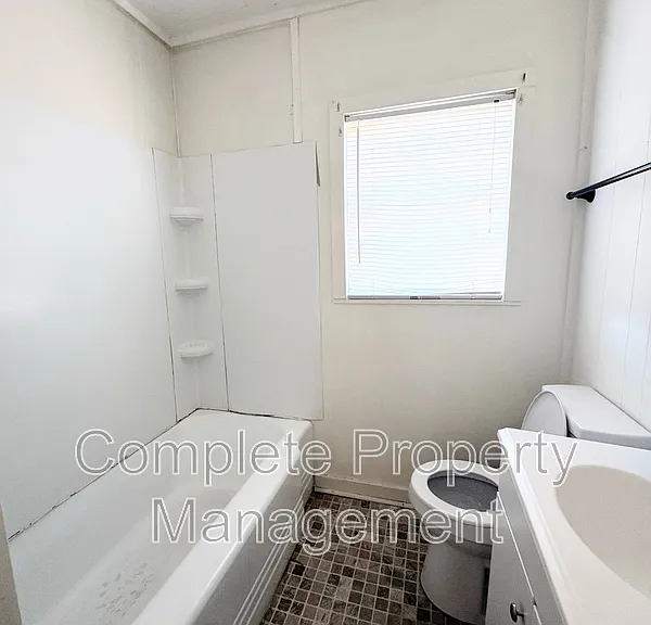 1933 Saint Charles Ct SW — Photo 6
