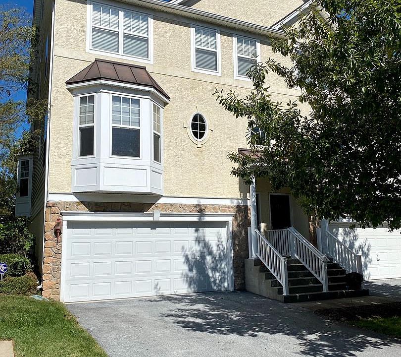 1st image of 2713 Fynamore Ln #124