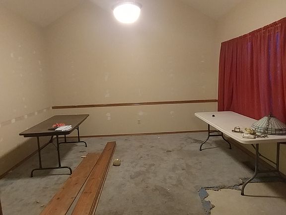 Formal Dining to right