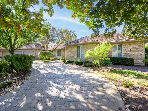 819 Coventry Ln, Oak Brook, IL 60523