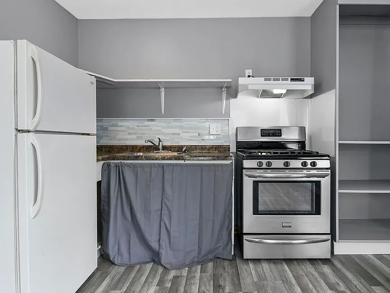 1301 Whittier Ave — Photo 7
