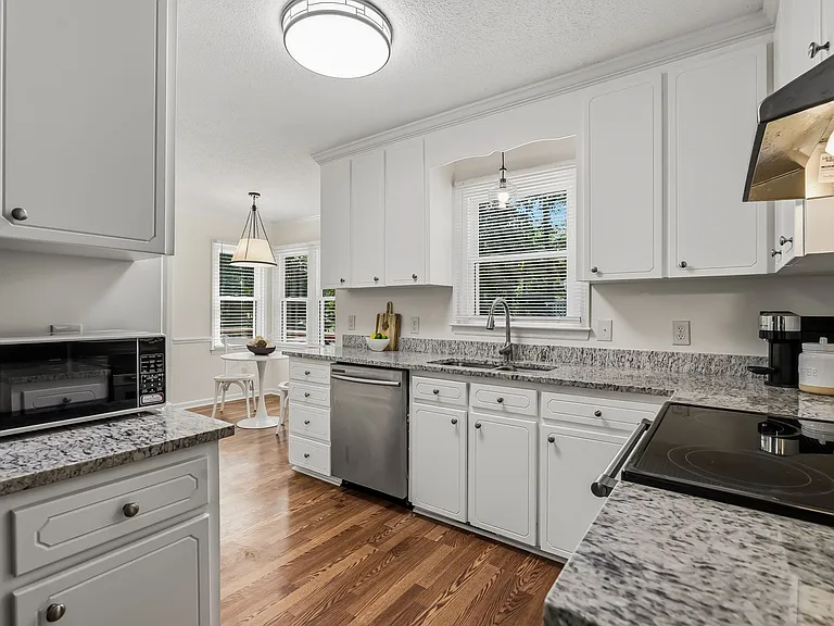 401 Redpath Dr — Photo 19