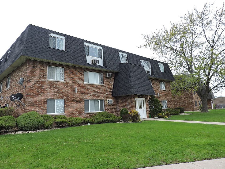 1st image of 17204 71st Ct #9