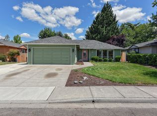 2956 Bailey Ave, Medford, OR 97504