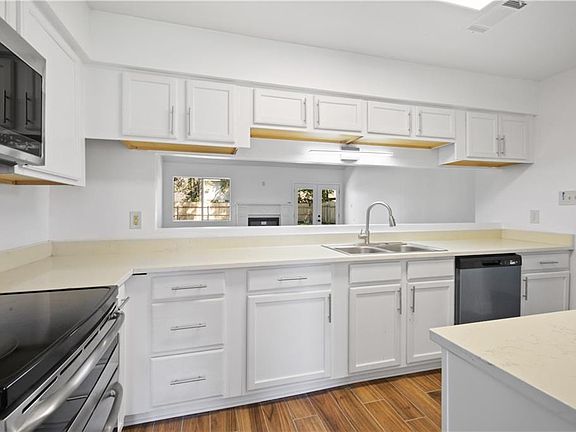 5th image of 1417 Admiral Nelson Dr