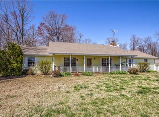 1046 Denney Rd, Dickson, TN 37055